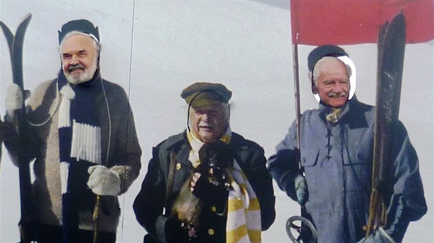 Součástí oslav 50. narozenin Divadla Járy Cimrmana bylo i odhalení stěny s fotografií ke hře Dobytí severního pólu, na níž jsou herci v životní velikosti. Slavnostního aktu se ujal Zdeněk Svěrák.