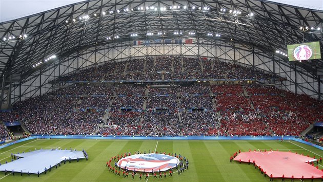 STADE VLODROME. Stadion v Marseille host zpas domc Francie s Albni.