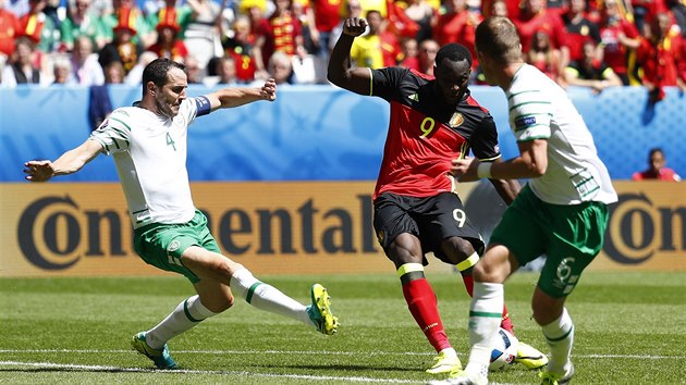 GLOV RNA. tonk Romelu Lukaku posl technickou stelou Belgii do veden nad Irskem.