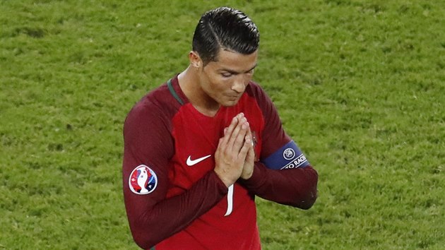 BOE, CO MM UDLAT VC? Cristiano Ronaldo bhem utkn s Rakouskem nebyl schopen vstelit gl ani z nejvyloenjch anc.