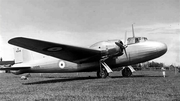 Prototyp bombardru Vickers Wellington vzltl poprv 15. ervna 1936.