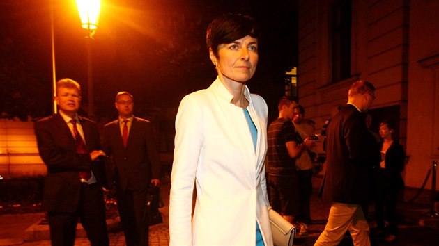 Vrchní státní zástupkyně Lenka Bradáčová odchází z jednání Bezpečnostní rady státu (14. června 2016).