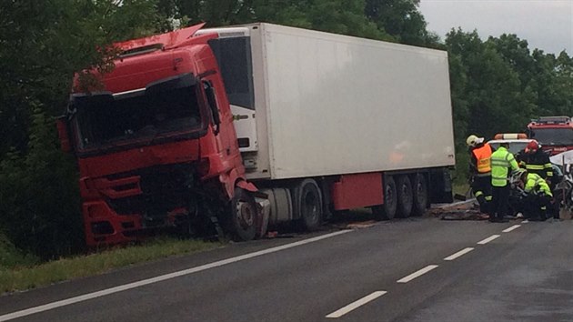 Tragick nehoda u Mochova s ivydala jeden lidsk ivot (13.6.2016).