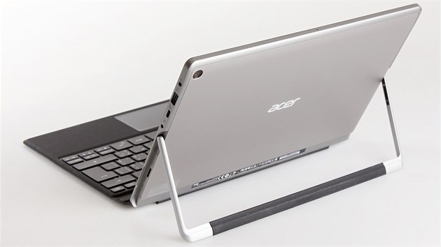 Acer Aspire Switch Alpha 12 je velice poveden notebooko-tablet.