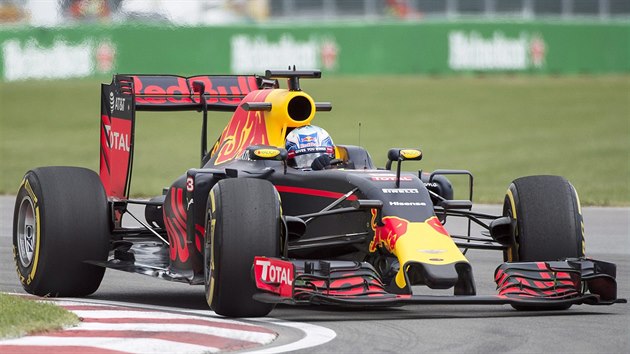 Daniel Ricciardo bhem trninku na Velkou cenu Kanady formule 1