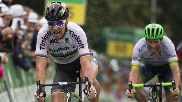 Peter Sagan (vlevo) se sna uniknout Michaeli Albasinimu ve tet etap Kolem vcarska.