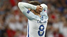 OU! Anglian Adam Lallana nepromnil v utkání s Ruskem velkou anci...