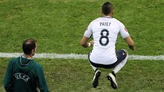 NA PLAC! Francouz Dimitri Payet nastoupil do zápasu se výcarskem ve druhém...