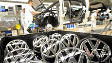 Výrobní linka automobilky Volkswagen ve Wolfsburgu.
