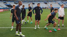 Fotbalisté Francie na tréninku na stadionu v Saint-Denis.