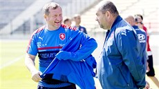 Miroslav Pelta (vpravo) dorazil na trénink fotbalové reprezentace. Vedle nj...