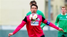 Ale Pikl (v popedí) jet v dresu Chomutova.