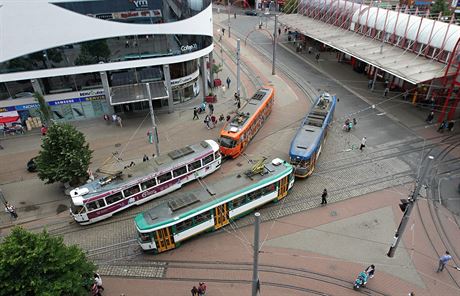 Od 7. ervence do konce srpna zmizí kvli propadu kolejí tramvaje mezi...