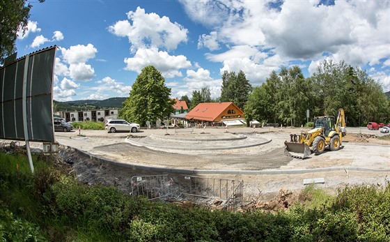 Pípravy na letní olympiádu v Lipn nad Vltavou.