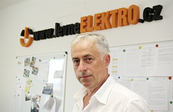 Petr Václav starí je majitelem spolenosti Elektra PV, která provozuje...