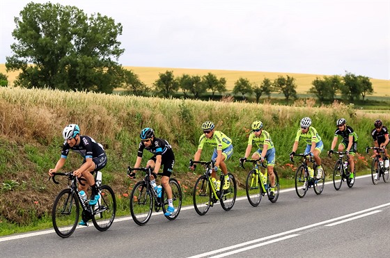 Frantiek Sisr táhne cyklistický peloton na republikovém ampionátu v Kyjov....