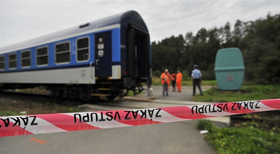 Sráka rychlíku a nákladního vozu na elezniním pejezdu v Lukách nad Jihlavou.