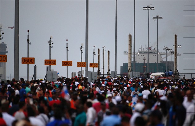 Panamský průplav sužuje nedostatek vody. Omezení ponoru lodí ohrozí obchod