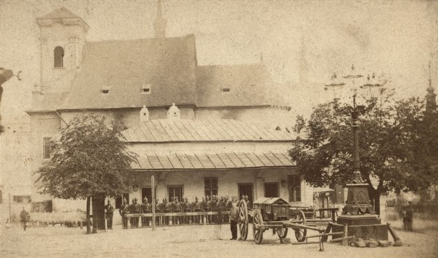 Brněnský kostel  sv. Mikuláše a Prusové v 1866, který byl v roce 1869 zbourán.