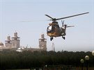 Helikoptéra jordánské armády peváí zranné pohraniníky do nemocnice v Ammánu...