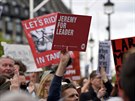Demonstrace na podporu vdce britských labourist Jeremy Corbyna v centru...