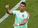 Cristiano Ronaldo pi rozcvice ped posledním zápasem základní skupiny...