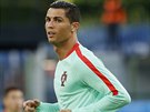 Portugalec Cristiano Ronaldo na pedzápasové rozcvice.