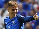 JSEM JEDNIKA. Antoine Griezmann slaví vyrovnávací trefu do sít Irska.