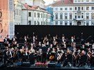 eská filharmonie uzavela 120. sezonu koncertem na Hradanském námstí