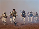 Syrtí rebelové bhem svého výcviku (erven 2016)
