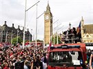 Lídr opoziních labourist Jeremy Corbyn mluví ke svým píznivcm v centru...