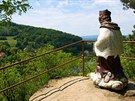 Na vyhlídce U Svatého Jana stojí pískovcová socha sv. Jana Nepomuckého.