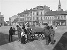 Fotografie Frantika Krátkého zachycuje hlavní mstské námstí kolem roku 1900,...