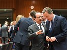 Britský premiér David Cameron a francouzský prezident François Hollande na...
