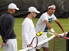Roger Federer na tréninku ped startem Wimbledonu.