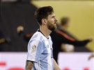 Lionel Messi znovu trofej s Argentinou nezískal. V pozadí slaví hrái Chile.