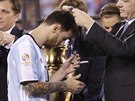 TUHLE MEDAILI NECHCI. Lionel Messi znovu s Argentinou nevybojoval trofej. Padl...