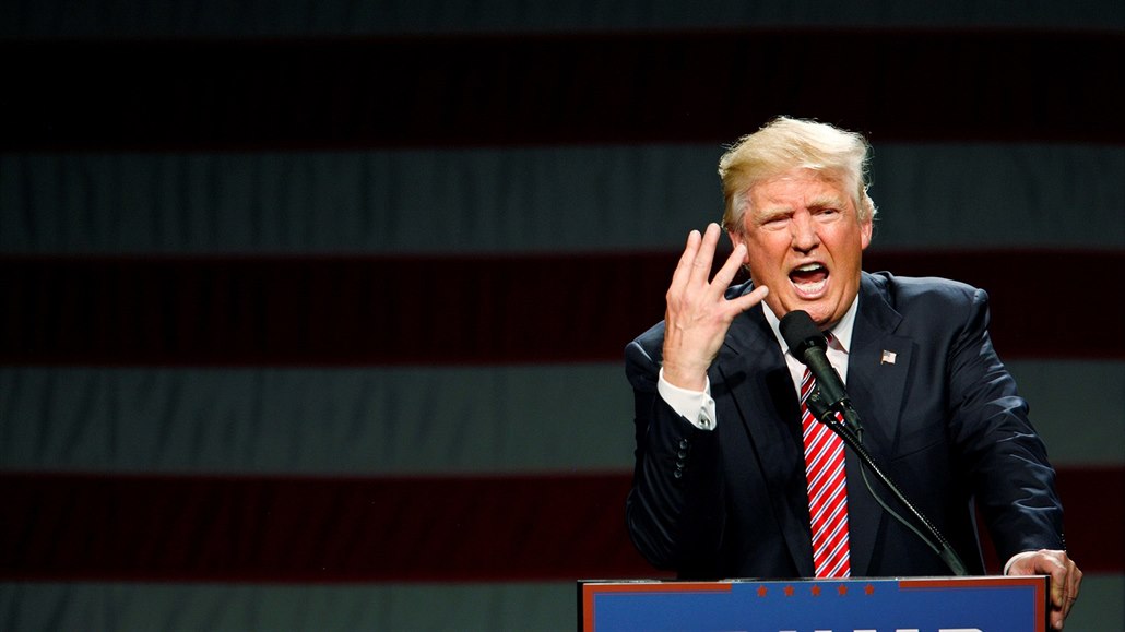 Donald Trump �e�ní na mítinku v Greensboro ve stát� Severní Karolína (14....