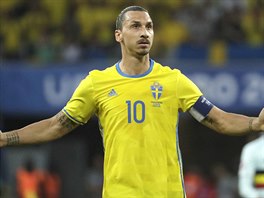 KAPITN. Zlatan Ibrahimovic pi utkn vdska s Belgi.