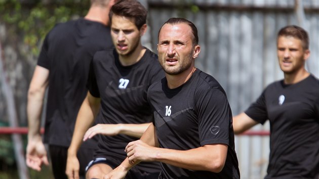 Petr Jirek v novm dresu. Poprv se pedstavil za Jablonec.