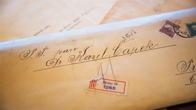 V �apkov� vile byly nalezeny dopisy Karlu �apkovi (23.6.2016).