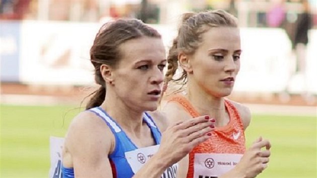 Simona Vrzalov (vlevo) vyhrla mistrovstv republiky v Tboe na trati 1 500 metr.