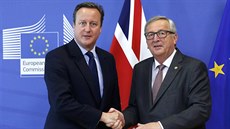 Britský premiér David Cameron a šéf evropské komise Jean-Claude Juncker na...