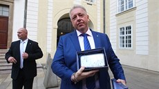 Ministr vnitra Milan Chovanec na schzce s prezidentem Miloem Zemanem na...