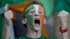 COME ON IRELAND! Irský fanouek ví ve vítzství nad Itálií.