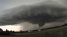 Supercela v �í�anech u Prahy (28. �ervna 2016)