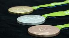 Medaile pro OH stojí i p�tistovku, paralympijská chrastí