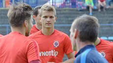 Bosenský supertalent Zinedin Mustedanagič (uprostřed) při tréninku fotbalistů...