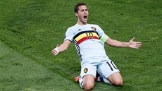 Belgický kapitán Eden Hazard se raduje v osmifinálovém utkání mistrovství...
