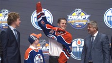 tyka draftu NHL 2016 Jesse Puljujärvi obléká dres Edmontonu.